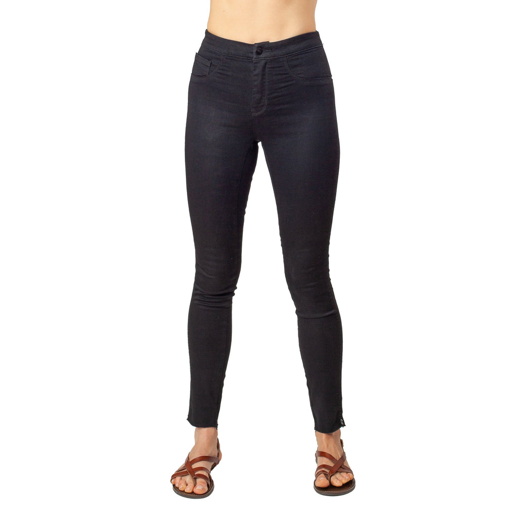 Jet Black Jeans Basic Signature Style - Ceniajeans